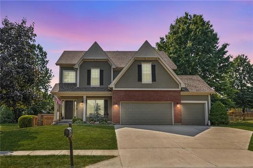 401 W 11th Ter, Kearney, MO, 64060-7321 | Card Image