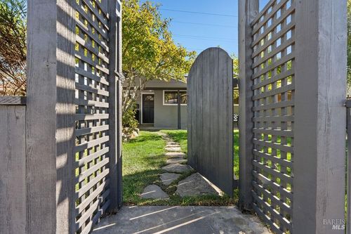 251 Flamingo Road, Mill Valley, CA, 94941 | Card Image