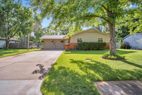 502 West St, Halstead, KS, 67056-2146 | Card Image