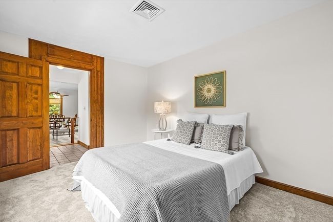 UNIT-4 - 22 Grove Pl, Condo with 2 bedrooms, 1 bathrooms and 1 parking in Winchester MA | Image 23