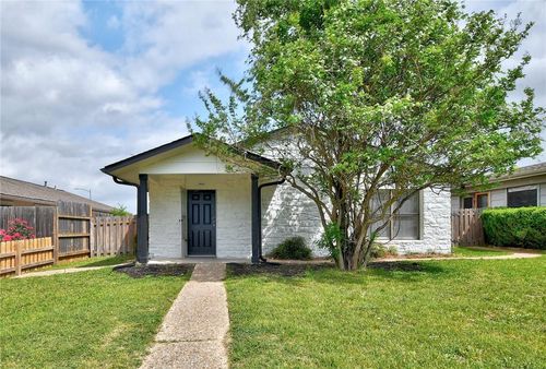 5604 Pinon Vista Dr, Austin, TX, 78724-6149 | Card Image