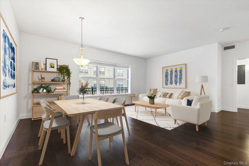 320-10 Byron Pl, Larchmont, NY, 10538-1984 | Card Image