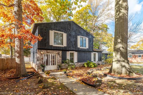 12831 Fenton, Redford, MI, 48239-2603 | Card Image