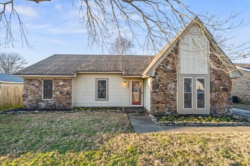 7821 Hickory Meadow Rd, Millington, TN, 38053-2284 | Card Image