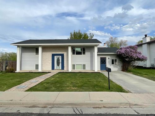 300 Cedar St, Green River, WY, 82935-4708 | Card Image