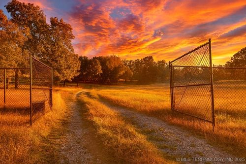 19616 Helt Rd, Claremore, OK, 74017-2321 | Card Image