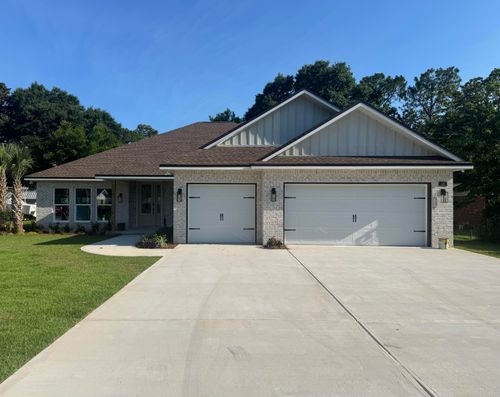 18 Walnut Ave, Shalimar, FL, 32579-1119 | Card Image