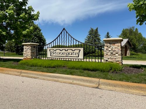 4223 Northgate Dr, Spring Grove, IL, 60081-9325 | Card Image