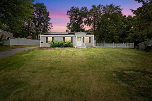 37 Inwood Rd, Auburn, MA, 01501-1142 | Card Image