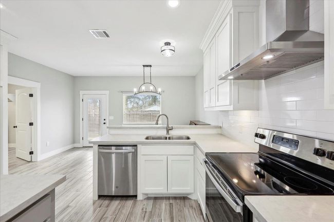 135 Private Road 8142, House other with 2 bedrooms, 2 bathrooms and null parking in Buna TX | Image 11