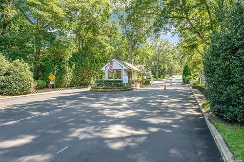 852 Skyline Dr, Coram, NY, 11727-3662 | Card Image