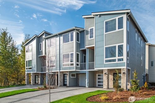 6611 S 128th St, Seattle, WA, 98178-4700 | Card Image