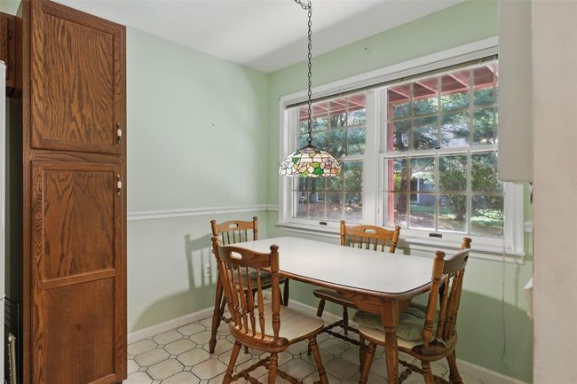 Eating area of kitchen | Image 9