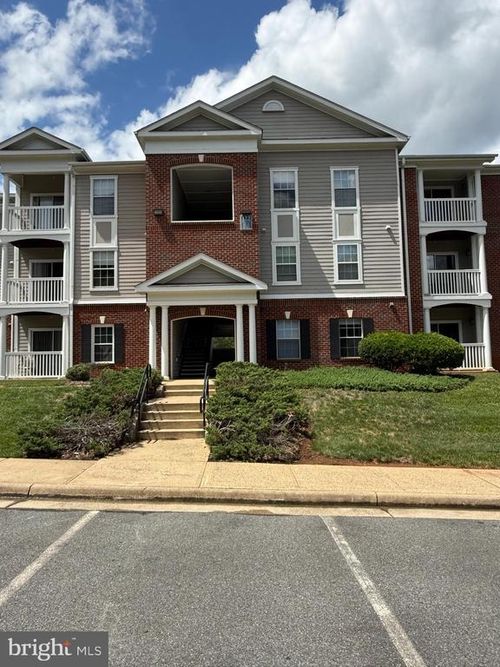 206-122 Yellowstone Dr, CHARLOTTESVILLE, VA, 22903-8110 | Card Image