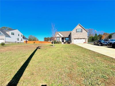 Front of house/ Front Yard from the Road | Image 3