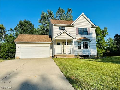 16755 Bedford St, Chagrin Falls, OH, 44023-3634 | Card Image