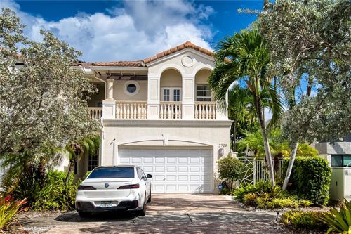 2709 Ne 15th St, Fort Lauderdale, FL, 33304-1614 | Card Image