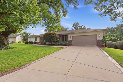 4417 Squire Court, Bettendorf, IA, 52722 | Card Image
