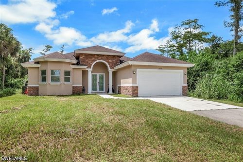 2530 22nd Ave, Naples, FL, 34120-3577 | Card Image