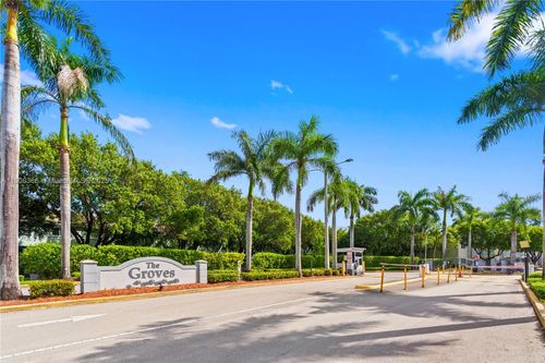 --1621 Se 30th St, Homestead, FL, 33035-2360 | Card Image