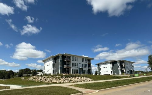 7-4015 Cedar Heights Dr, Cedar Falls, IA, 50613 | Card Image