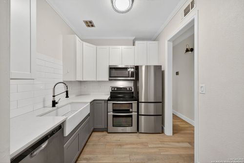 apt-8b-7711 Broadway, San Antonio, TX, 78209-3209 | Card Image