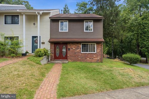 5 Woodlake Dr, CHARLOTTESVILLE, VA, 22901-1334 | Card Image