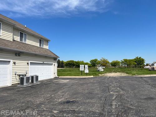 103-258 Stonegate E, Pontiac, MI, 48341-1068 | Card Image