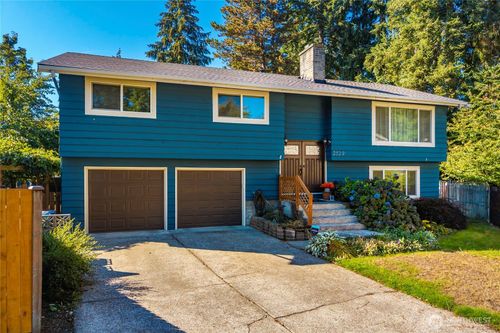 2529 Sw 322nd St, Federal Way, WA, 98023-2518 | Card Image