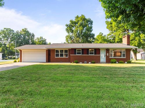 911 South St, New Athens, IL, 62264-1533 | Card Image