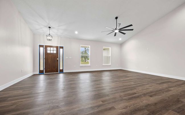 152 Sw Scott Pl, House other with 4 bedrooms, 2 bathrooms and 2 parking in LAKE CITY FL | Image 5