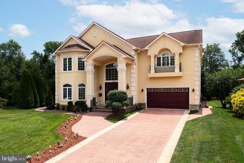 5812 Lone Oak Dr, BETHESDA, MD, 20814-1844 | Card Image