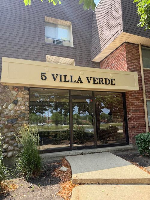apt-207-5 Villa Verde Dr, Buffalo Grove, IL, 60089-4156 | Card Image