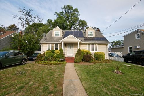 642 Dorothea Ln, Elmont, NY, 11003-4520 | Card Image