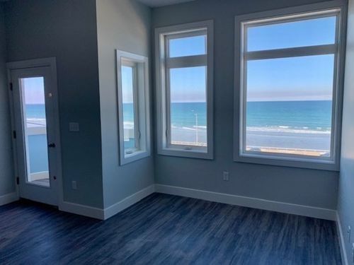 402-163 Nantasket Ave, Hull, MA, 02045-3102 | Card Image