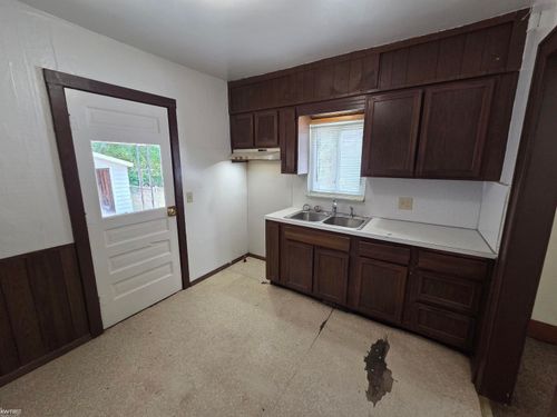 1622 New York Ave, Flint, MI, 48506-3331 | Card Image