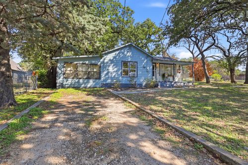 425 Dunaway Ln, Azle, TX, 76020-3137 | Card Image