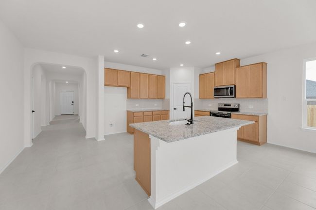 15009 Kiger Mustang Dr, House other with 4 bedrooms, 2 bathrooms and 2 parking in Manor TX | Image 11