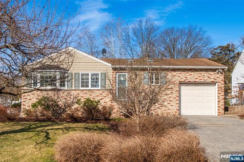 1 Milton Avenue, Summit, NJ, 07901 | Card Image