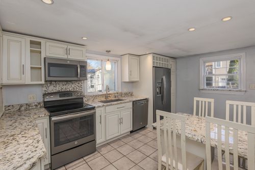 5 Kimball Ave, Plaistow, NH, 03865-2921 | Card Image