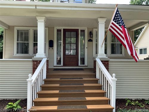 216 Woodside Rd, Royal Oak, MI, 48073-2686 | Card Image