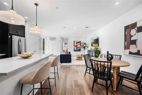 208-1615 E 7th St, Austin, TX, 78702-3381 | Card Image