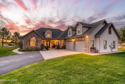 Stunning Centennial Country Acres Home | Image 1