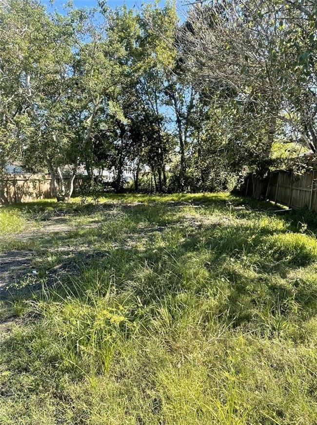 2209 Avenue F, Home with 0 bedrooms, 0 bathrooms and null parking in Dickinson TX | Image 6