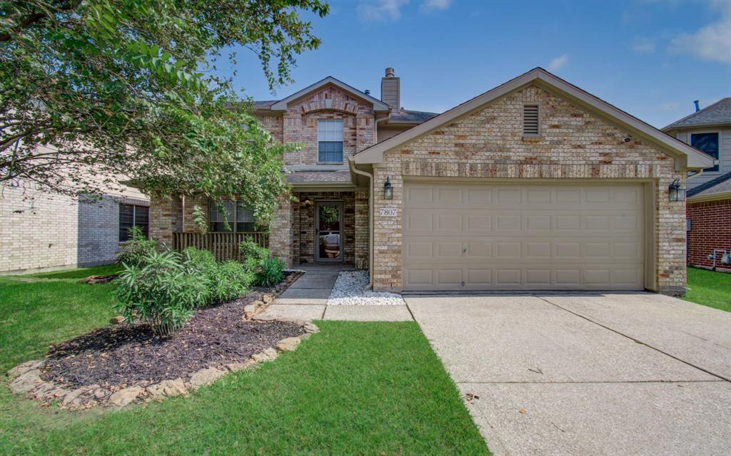 Hunters Peak Ln, Baytown, TX 77523