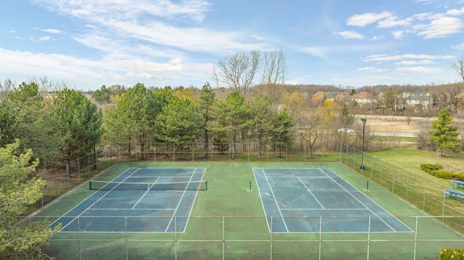 38906 Country Cir, Condo with 2 bedrooms, 3 bathrooms and null parking in Farmington Hills MI | Image 32
