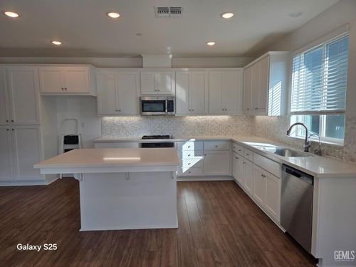 15819 Santa Clara Ct, Bakersfield, CA, 93314-4842 | Card Image