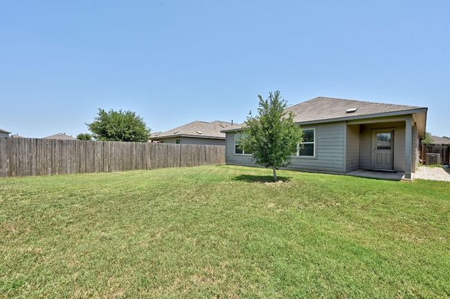 Large backyard! | Image 13