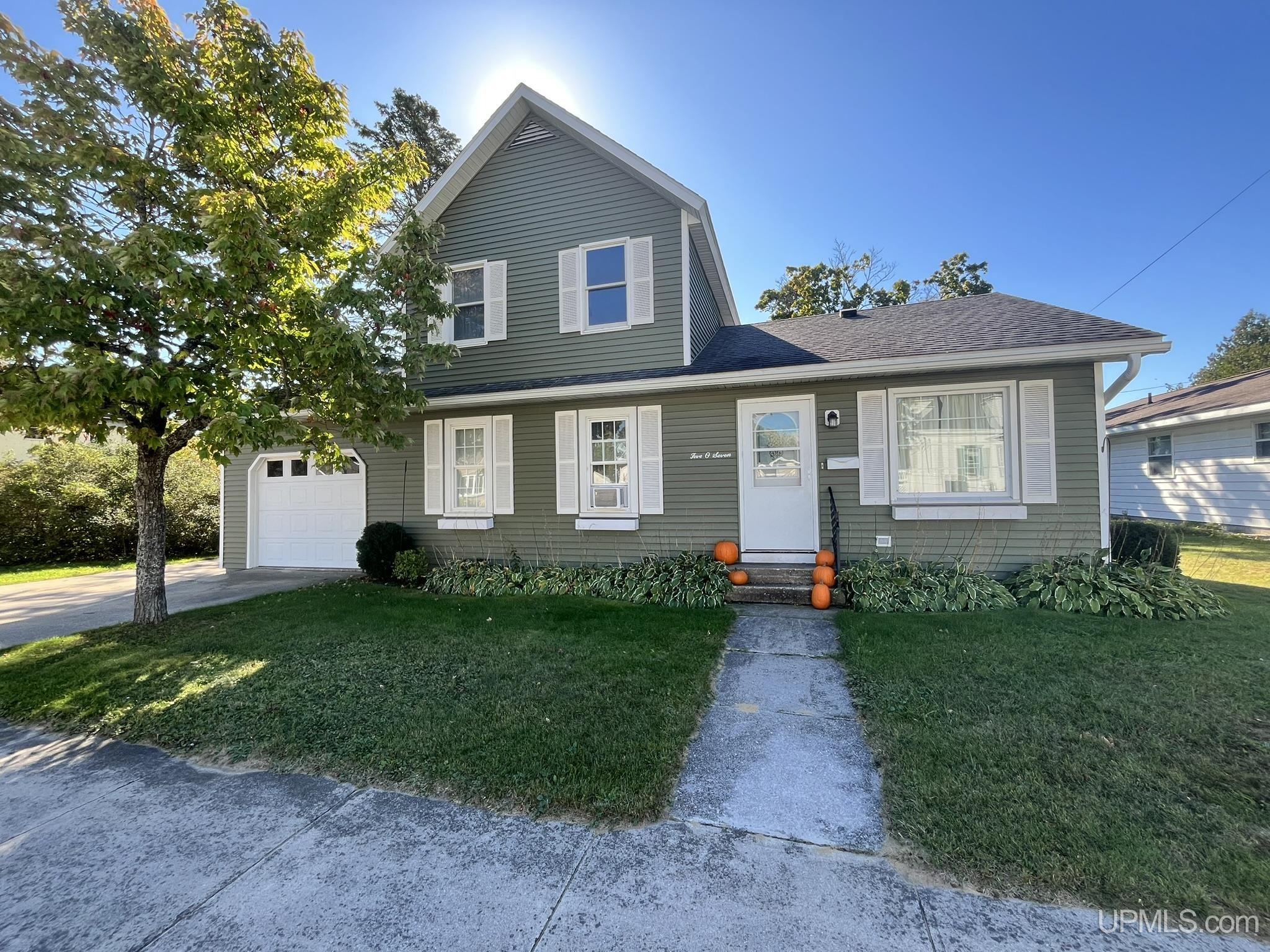 Manistique Ave, Manistique, MI 49854
