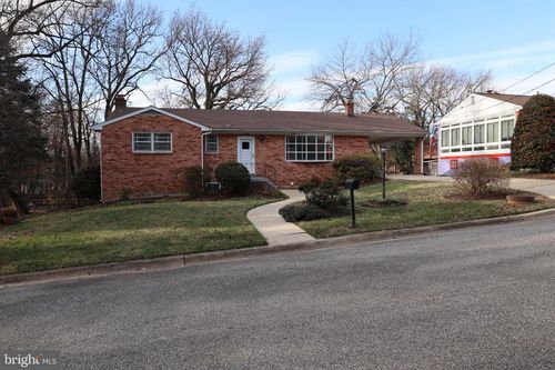 6211 Trueman Dr, TEMPLE HILLS, MD, 20748-2521 | Card Image